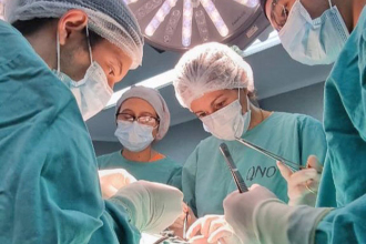 Realizaron un tratamiento interdisciplinario exitoso de osteonecrosis de los maxilares y mandibular