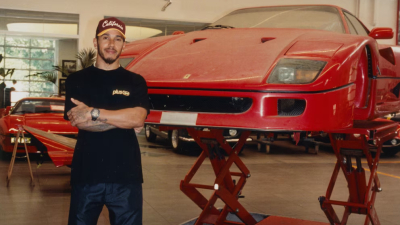 Lewis Hamilton rescató una Ferrari abandonada hace 30 años y fue restaurada en la fábrica de Maranello