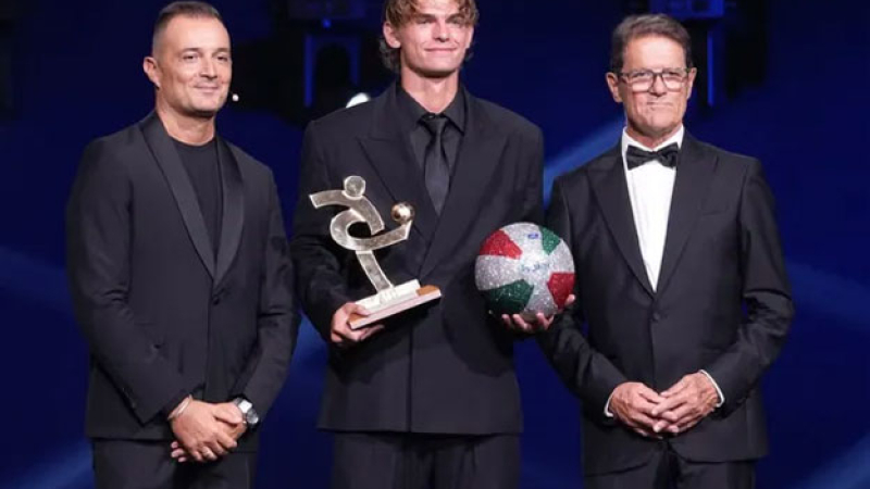 Nico Paz recibió un premio en Italia tras su gran temporada en Como