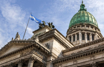 El gobierno comienza la semana con la presentación de dos proyectos legislativos