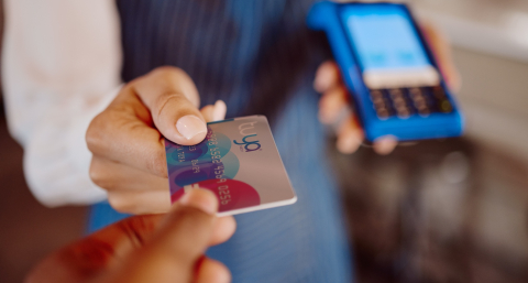 Tarjeta Tuya: cuotas y reintegro para renovarse en primavera