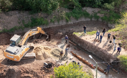 Sáenz Peña: ejecutan obras hídricas en barrios periféricos ante la llegada de El Niño