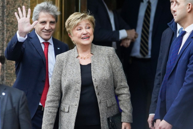 Una misión del FMI iniciará una revisión del acuerdo con Argentina