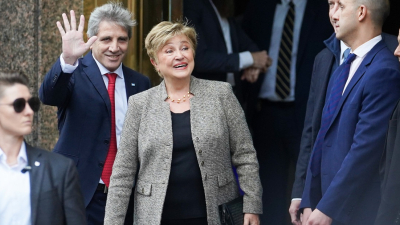 Una misión del FMI iniciará una revisión del acuerdo con Argentina