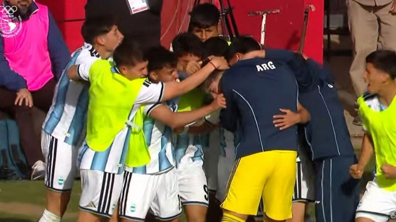La Sub 19 empató sobre la hora y pasó a semifinales