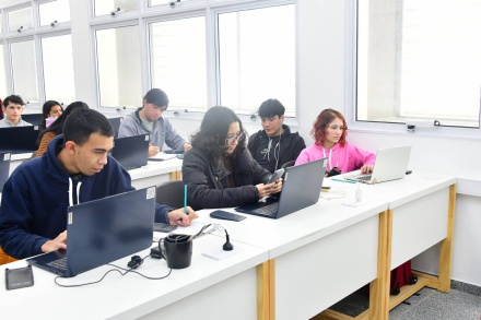estudiantes del Politecnico