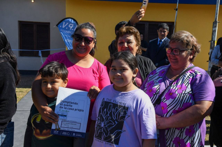 entrega viviendas_Laguna Blanca (14)