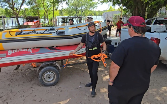 "Es dramático lo que está pasando": rescatan animales en las zonas inundadas de Puerto Vilelas