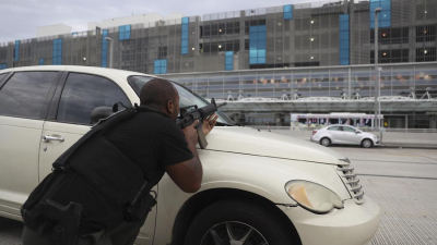Reabren aeropuerto de Florida tras ataque que dejó 5 muertos