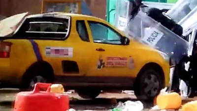 México: embiste a policías que reprimieron manifestación contra el “gasolinazo”