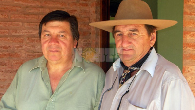 La maniatan y encierran a sus hijos para robarle dinero y una camioneta