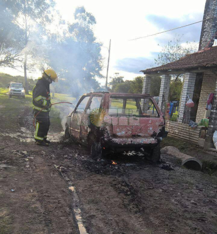 AUTO-QUEMADO.jpg