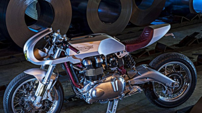 Una Triumph acero y aluminio