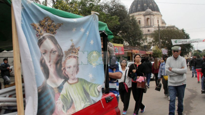 Multitudinaria peregrinación juvenil del NEA a Itatí