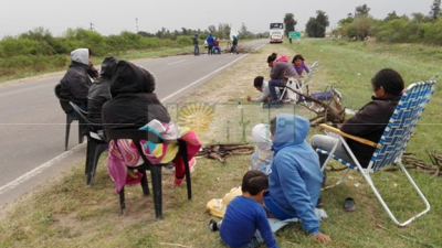 Corte total en la Ruta Nacional 95 por reclamos genera caos vehicular