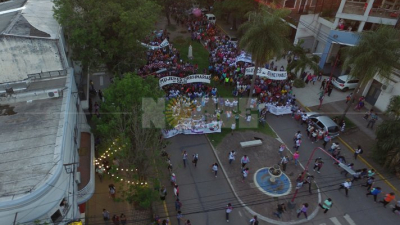 #32ENMChaco: La marcha llegó al Parque de la Democracia y continúa con la peña