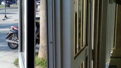 Insólito: quisieron robar puerta de Emergencias del Hospital 4 de Junio
