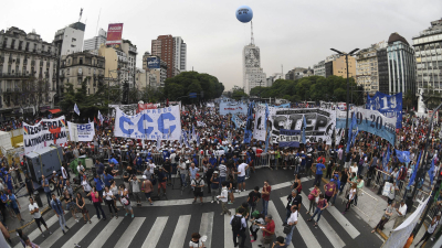 Gendarmería avanza sobre la protesta contra las reformas previsional y tributaria