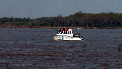 Buscan a una pareja que desapareció en el río Paraná