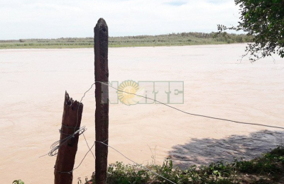 El Bermejo, poco a poco, le gana tierras a Puerto Lavalle
