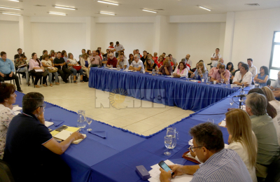 Reunión decisiva de gobierno y gremios docentes por salarios y el inicio de clases