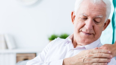 Lanzaron en Argentina un reloj inteligente para adultos mayores