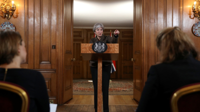 Oposición británica carga contra May por atacar Siria sin el permiso del Parlamento