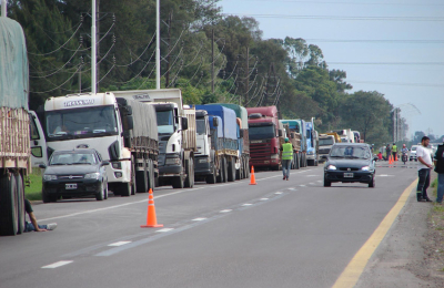 Paran camioneros y se suma UPCP