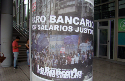 Se viene un lunes atípico, sin bancos, colectivos ni recolección de residuos 