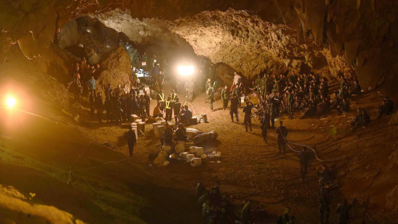 Concluyó con éxito el rescate de los niños atrapados en una cueva de Tailandia