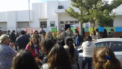 Docentes de escuela privada de Charata de paro por primera vez