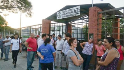 Corrientes: apuñalan a un estudiante de 16 años para robarle el celular y la mochila