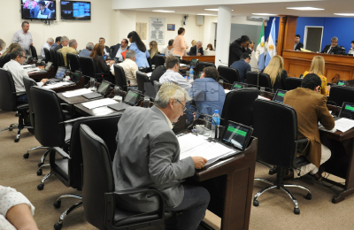 La norma para establecer el tope salarial se debatirá hoy en comisión
