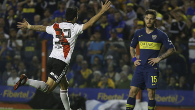 Boca tropezó otra vez con River, que se impuso con comodidad 2-0 con goles de de Martínez y Scocco