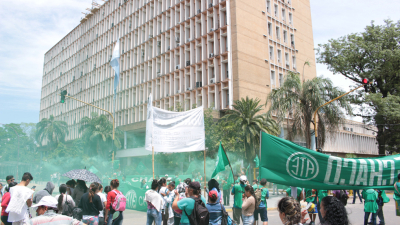 Gremios chaqueños se suman a la marcha federal en defensa de la salud pública