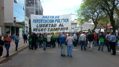 Como cada jueves, municipales y dirigentes sociales marchan por la libertad de Sampayo
