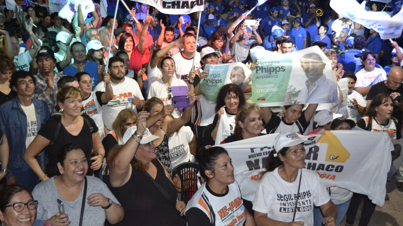 Multitudinario cierre de campaña del candidato a intendente Sergio Phipps por la lista 606 en Colonia Benítez