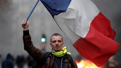 Cerca de 1.000 detenidos y nuevos incidentes en las concentraciones de chalecos amarillos en Francia