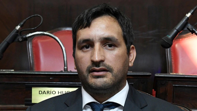 Un senador de La Cámpora fue acusado por abuso sexual y renunciará a su banca