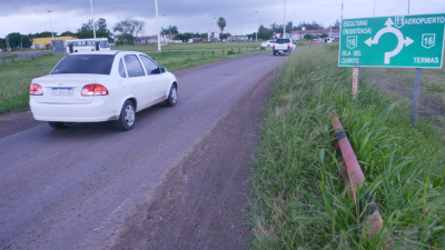 Alto riesgo para el tránsito por el abandono de la ruta 11 en Resistencia