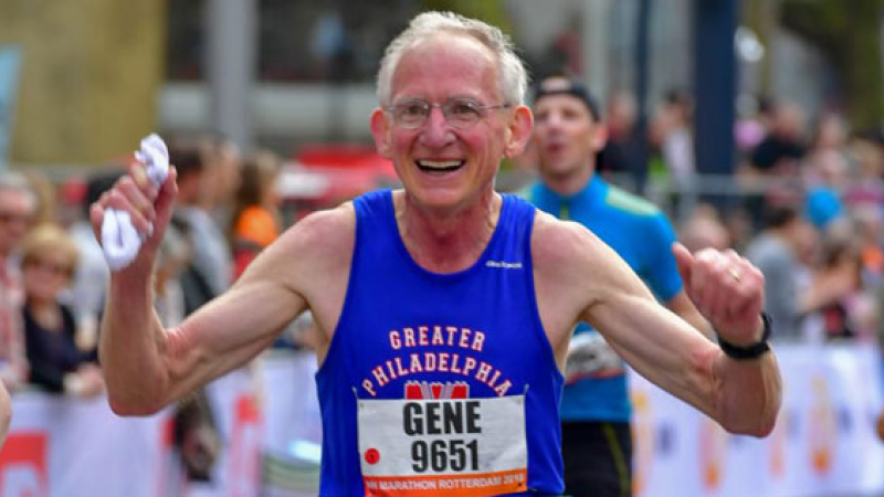Atleta de 70 años batió el récord mundial en maratón de la categoría