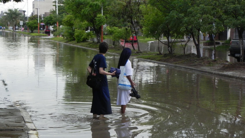 Desalentador pronóstico: las lluvias y tormentas seguirán hasta el sábado