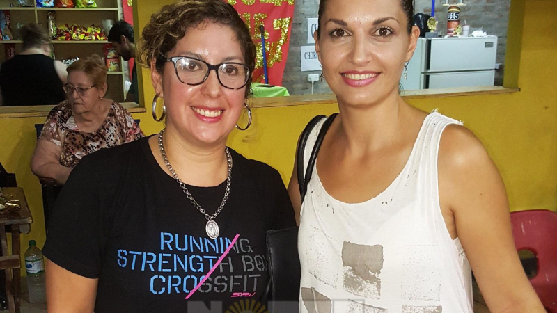 Las mujeres detrás de los entrenadores en el clásico charatense