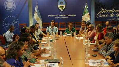 Ahora el Gobierno ofrece una mejora del 30% para los docentes