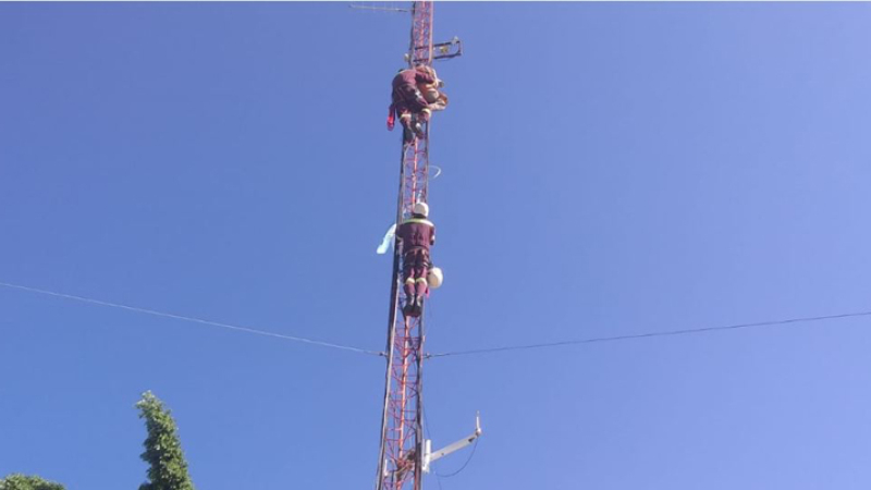Rescate en las alturas en antena de la APA