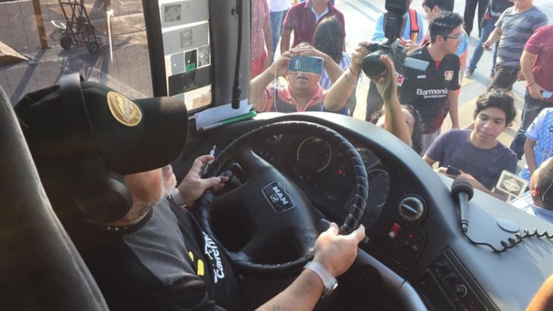 Diego apareció manejando el colectivo de Dorados