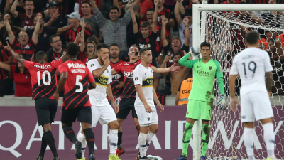 Ruben y Paranaense maltrataron a Boca en Brasil
