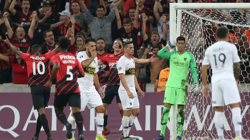 Ruben y Paranaense maltrataron a Boca en Brasil