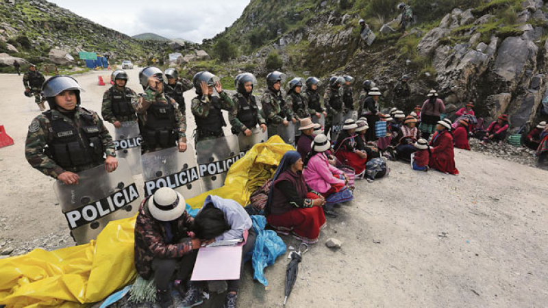 Perú: gobierno invertirá para reducir las protestas populares contra mineras extranjeras