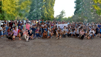 Colorido encuentro de perros salchichas en Resistencia